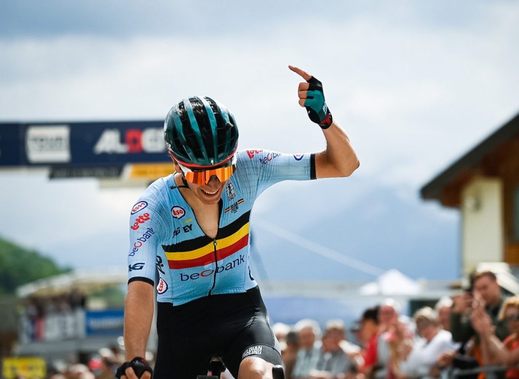 Tour de l’Avenir : démonstration de Cian Uijtdebroeks dans la Madeleine (+ video de l’arrivée)