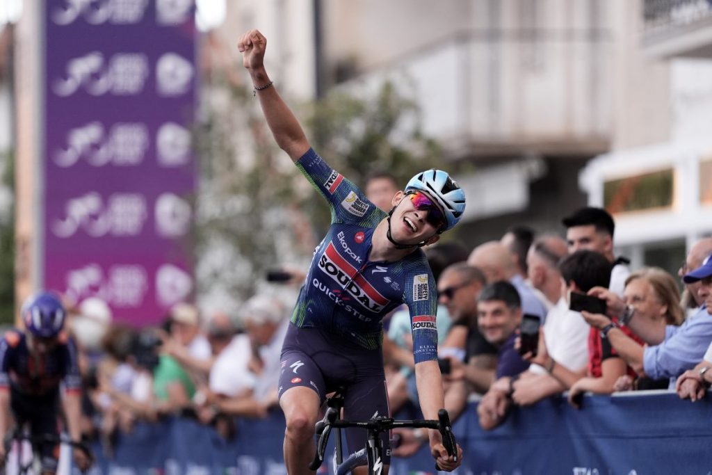 JASPER SCHOOFS S’EMPARE DU MAILLOT ROSE SUR LE GIRO NEXT GEN !